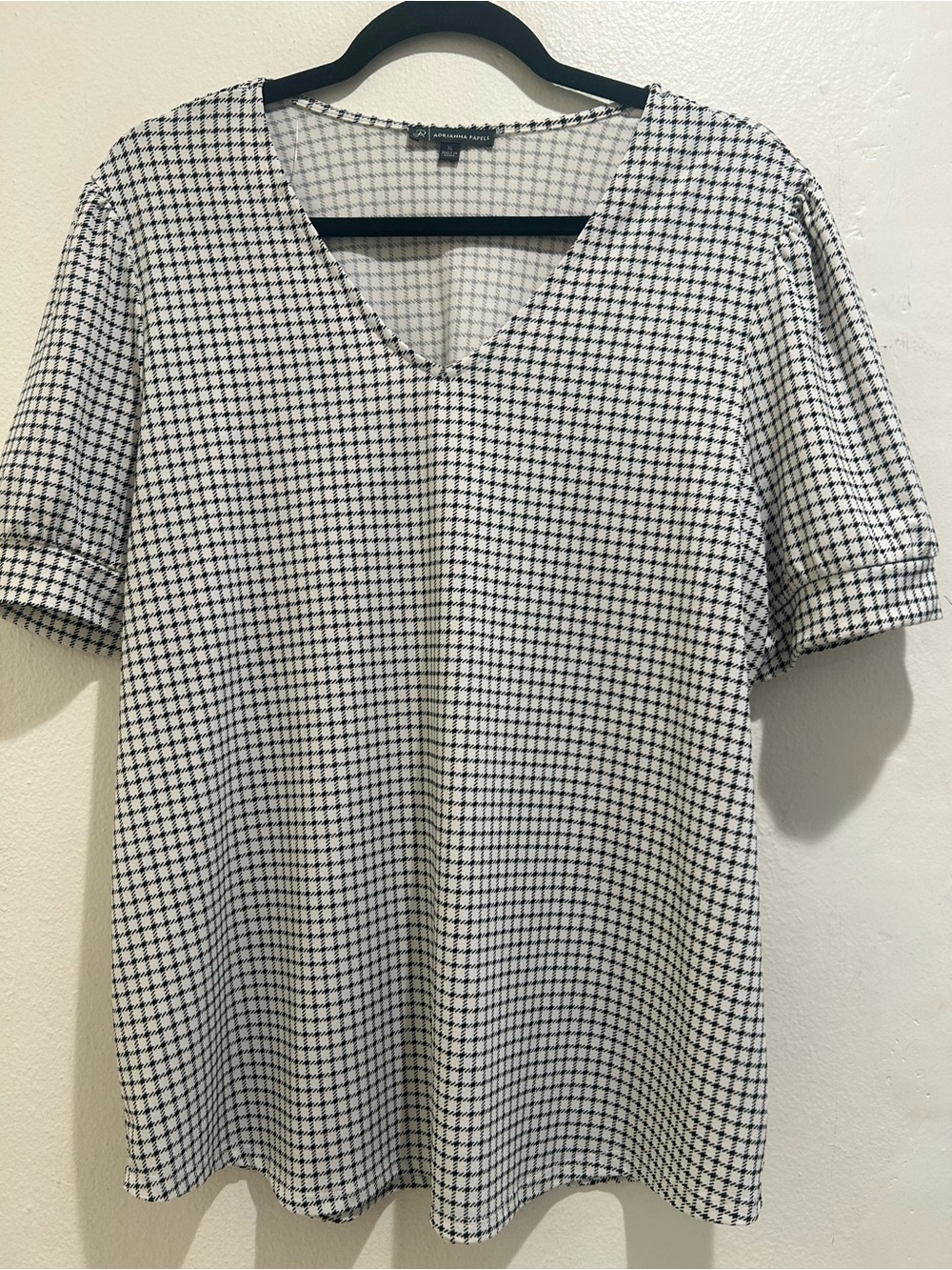 Adrianna Papell Black & White Checked V-Neck Top - Women's